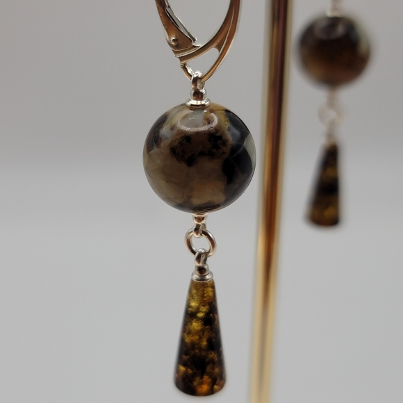 Baltic Amber dangling earrings - Picture 2 of 3
